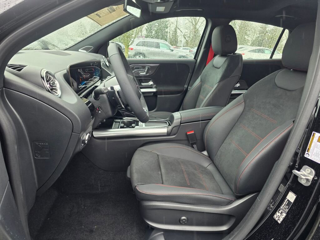 New 2026 Mercedes-Benz GLA 35 AMG 4MATIC image 13