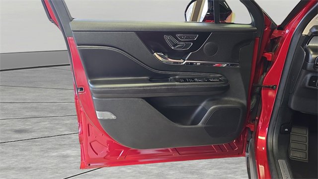 Used 2023 Lincoln Corsair Standard image 12