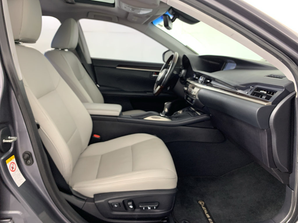 Used 2018 Lexus ES 350 w/ Navigation System Package FWD image 40