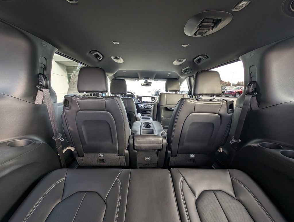 New 2026 Chrysler Pacifica Select image 19