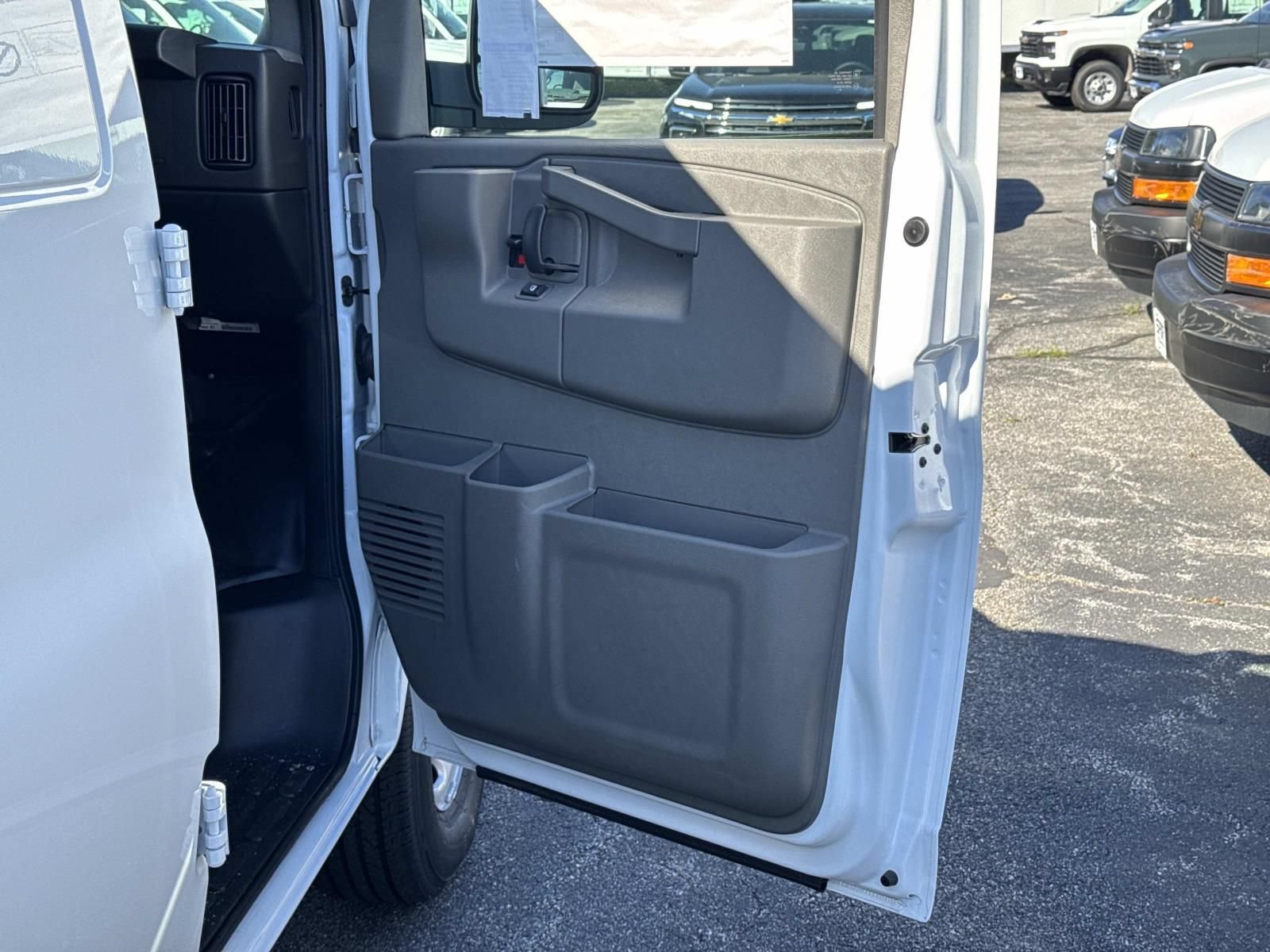 New 2026 Chevrolet Express 2500 Extended w/ Driver Convenience Package RWD image 10