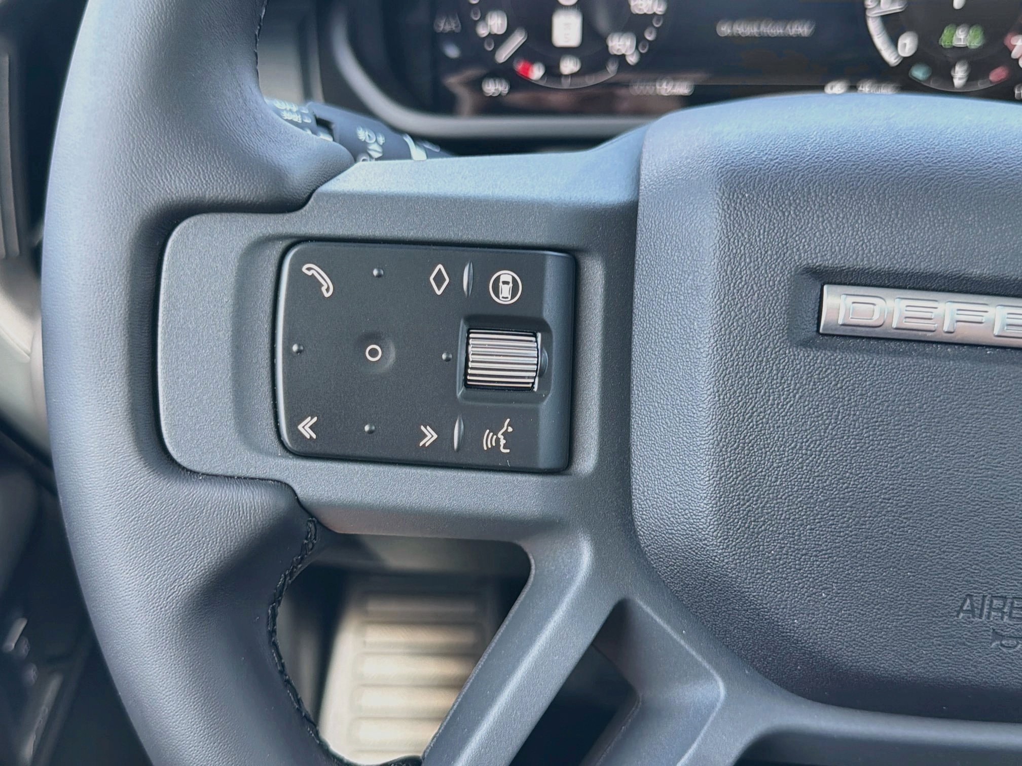 New 2026 Land Rover Defender 110 S AWD/4WD image 36