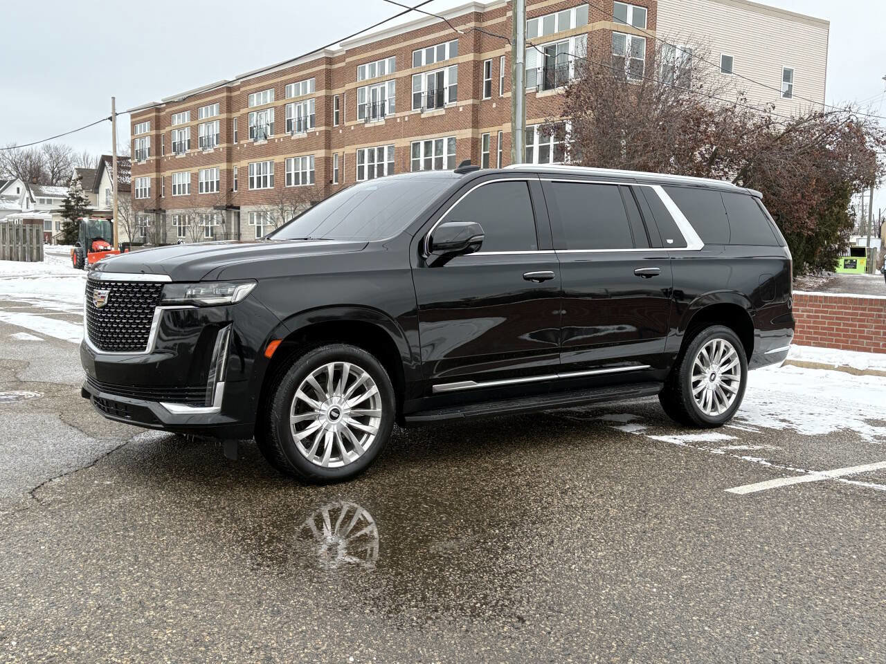 Used 2021 Cadillac Escalade ESV Premium Luxury image 28