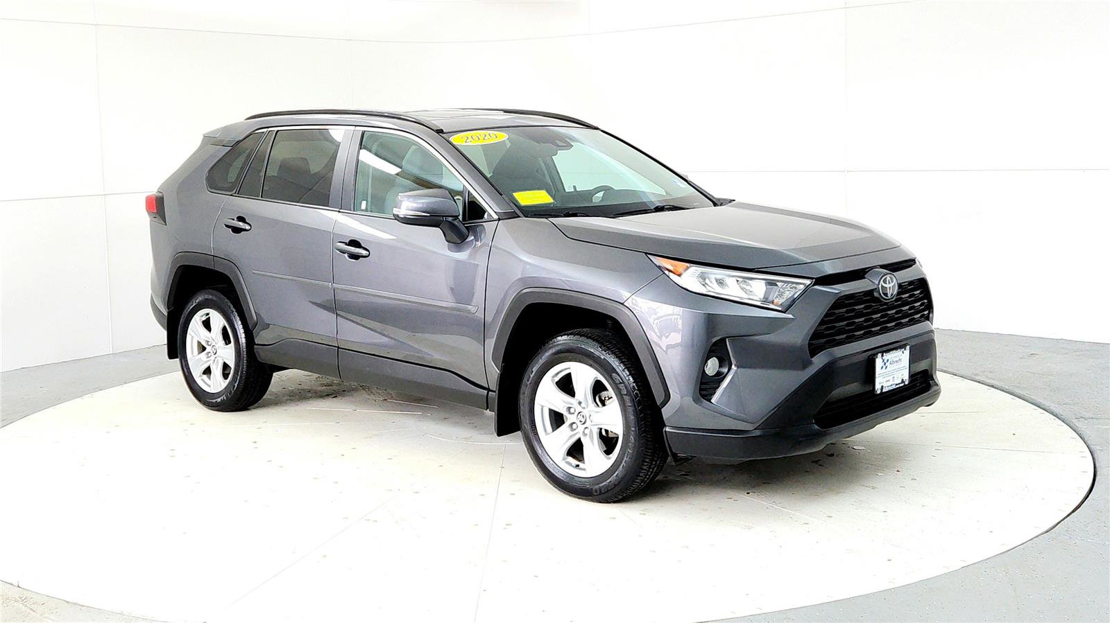 Used 2020 Toyota RAV4 XLE w/ Convenience Package image 7