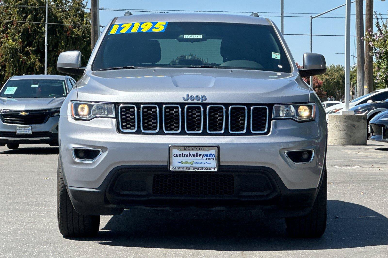 Used 2021 Jeep Grand Cherokee Laredo RWD image 9