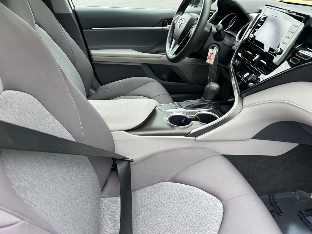 Used 2022 Toyota Camry LE FWD image 20