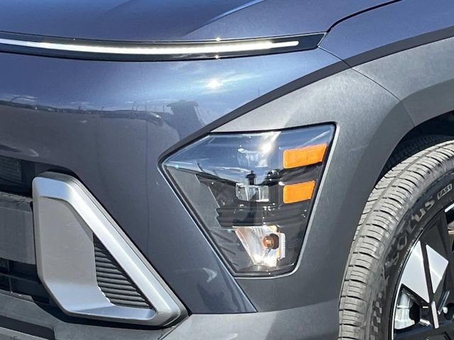 Certified 2025 Hyundai Kona SEL image 9