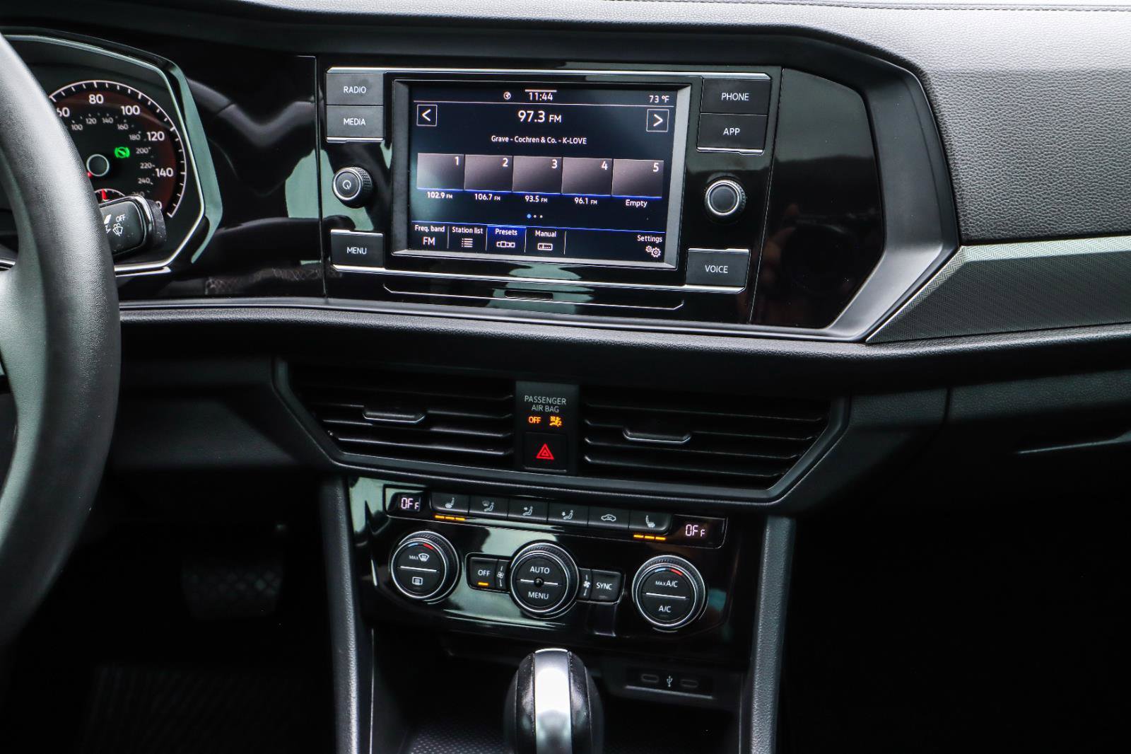 Used 2021 Volkswagen Jetta SE image 29