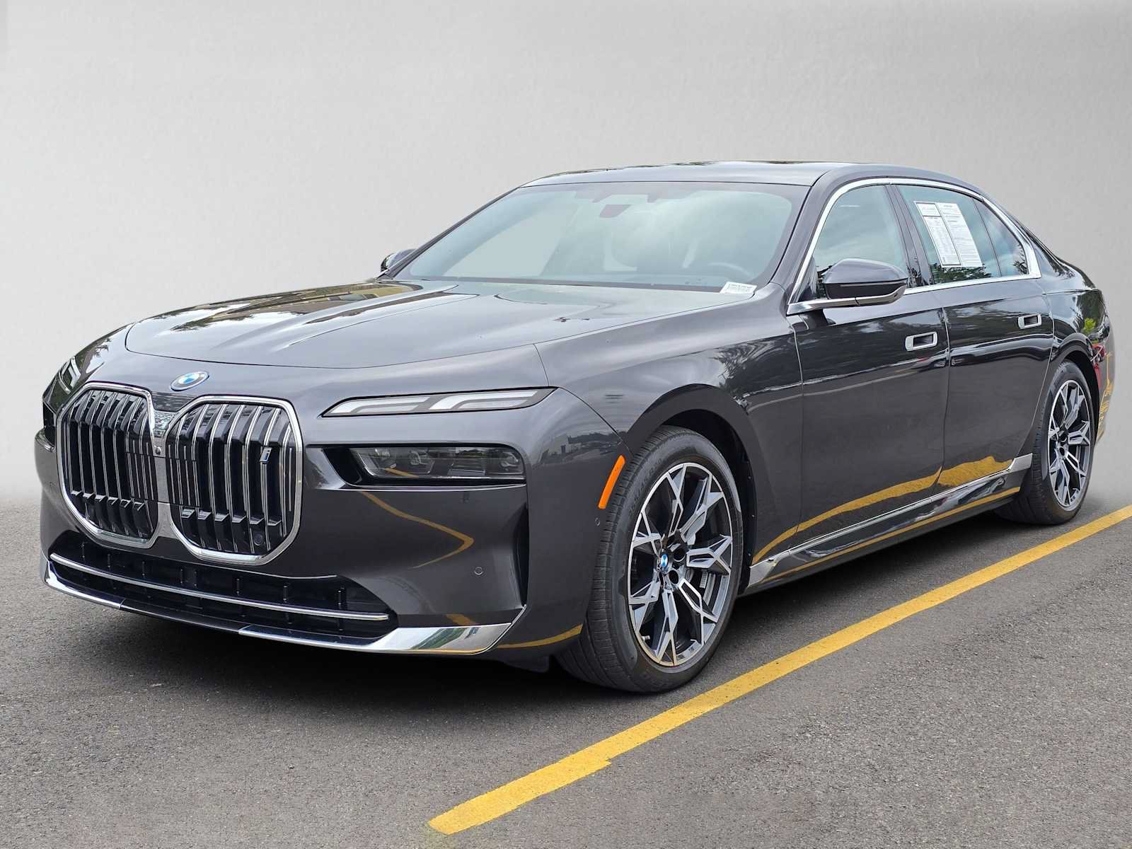 Used 2023 BMW i7 xDrive60 AWD/4WD image 7