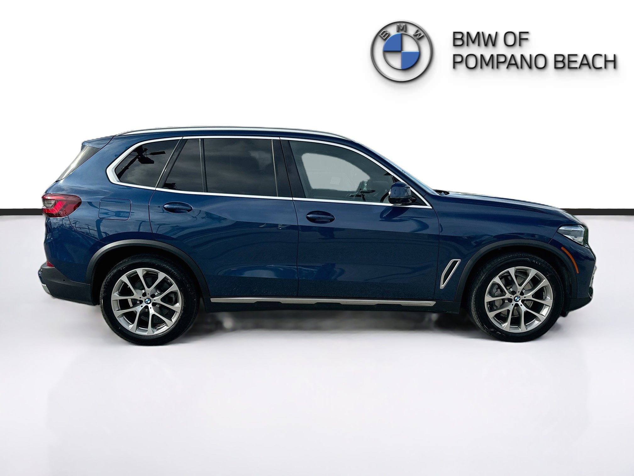 Used 2023 BMW X5 xDrive40i w/ Premium Package AWD/4WD image 8