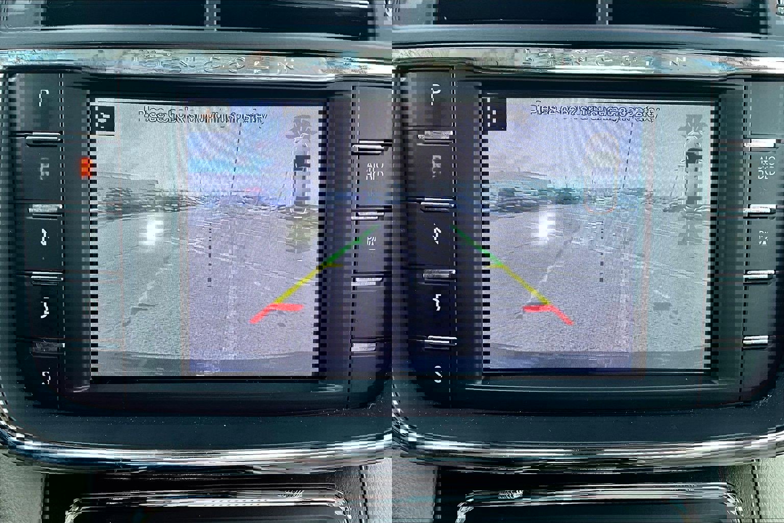 Used 2019 Lincoln Continental Select image 14