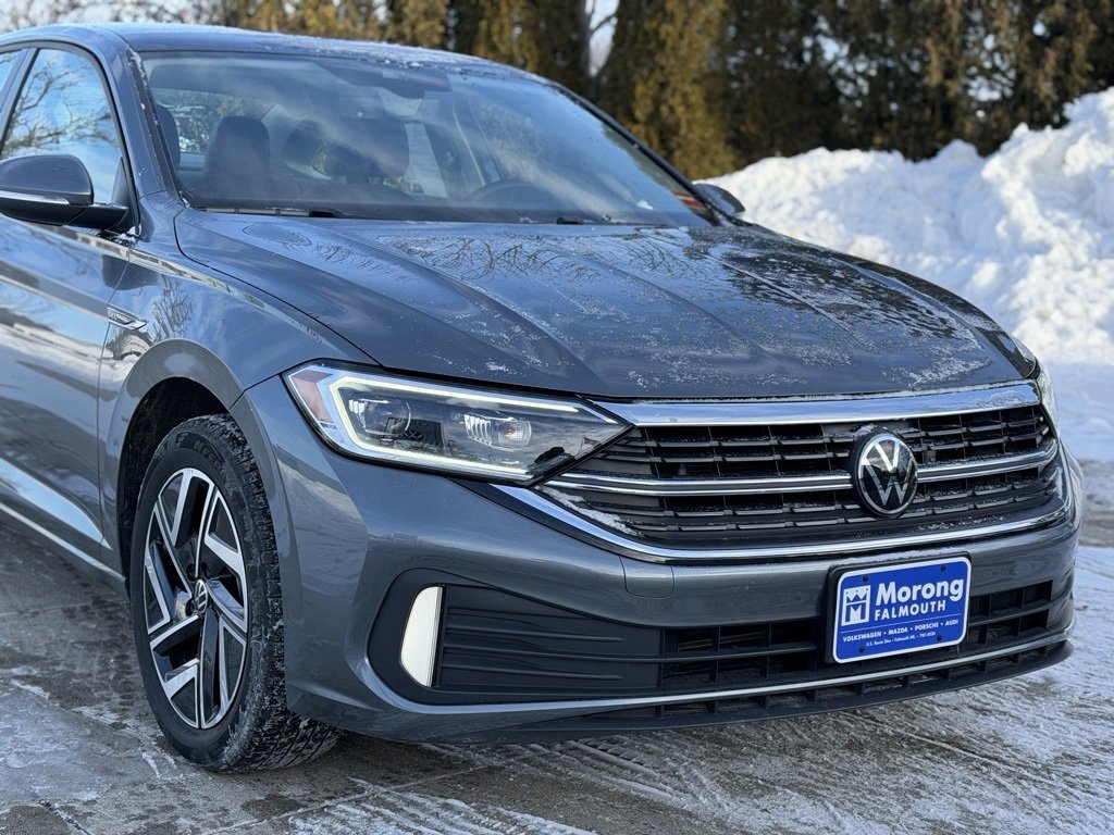 Used 2023 Volkswagen Jetta SEL image 2