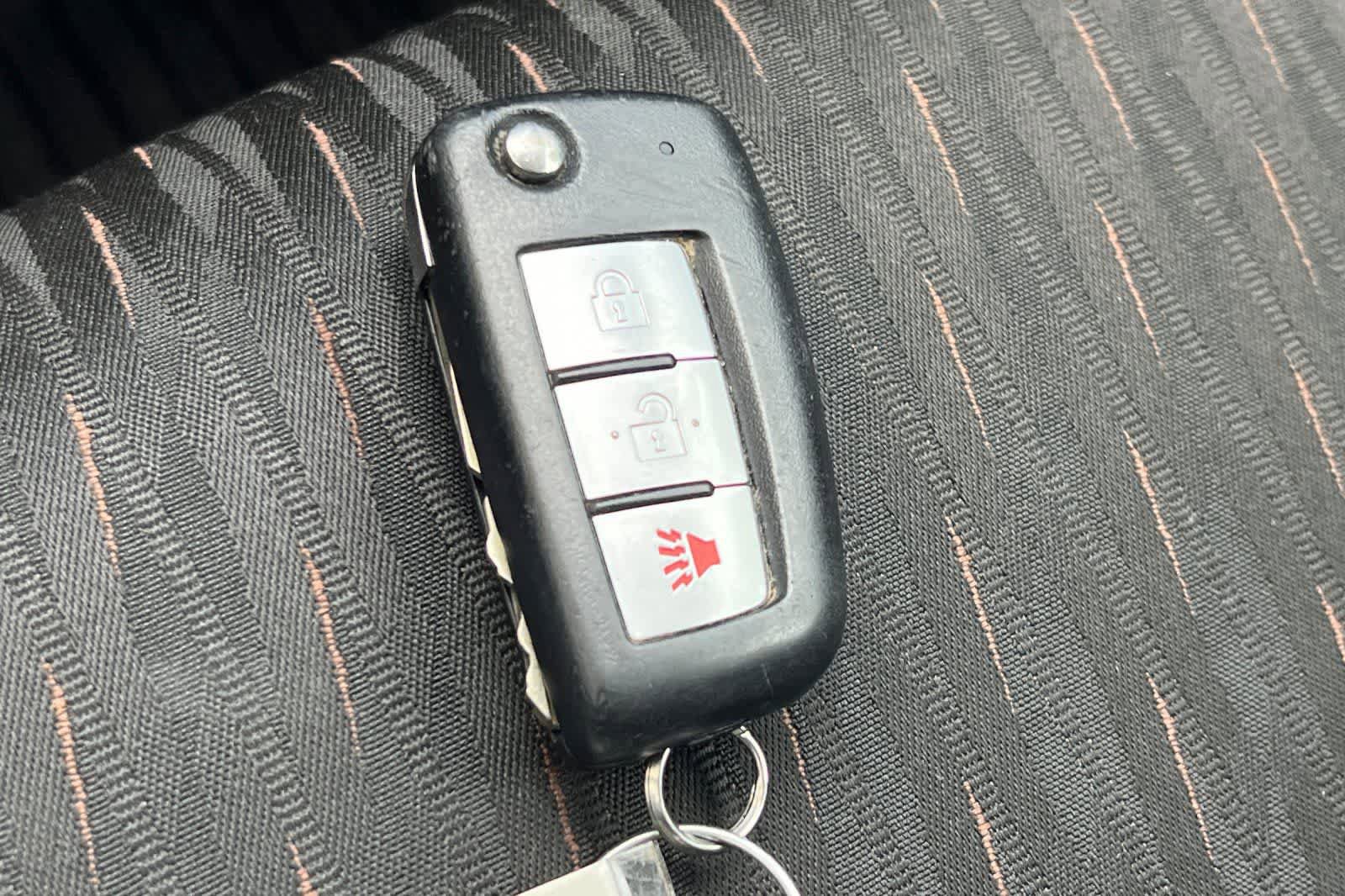 Used 2017 Nissan Rogue S FWD image 24