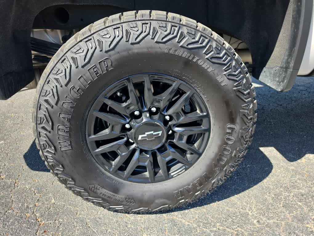 Used 2026 Chevrolet Silverado 2500 ZR2 w/ LPO, Dark Essentials Package image 13