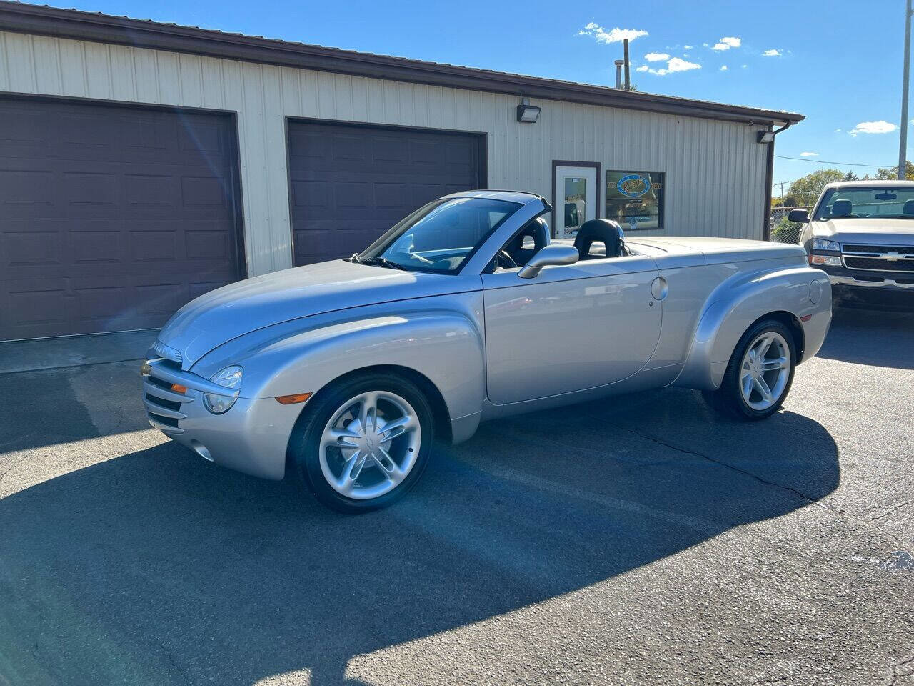Used 2004 Chevrolet SSR w/ Preferred Equipment Group RWD image 29