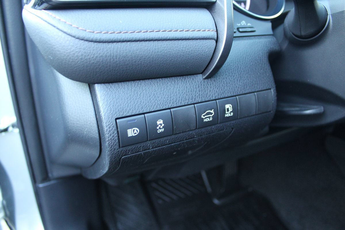 Used 2020 Toyota Camry LE FWD image 24
