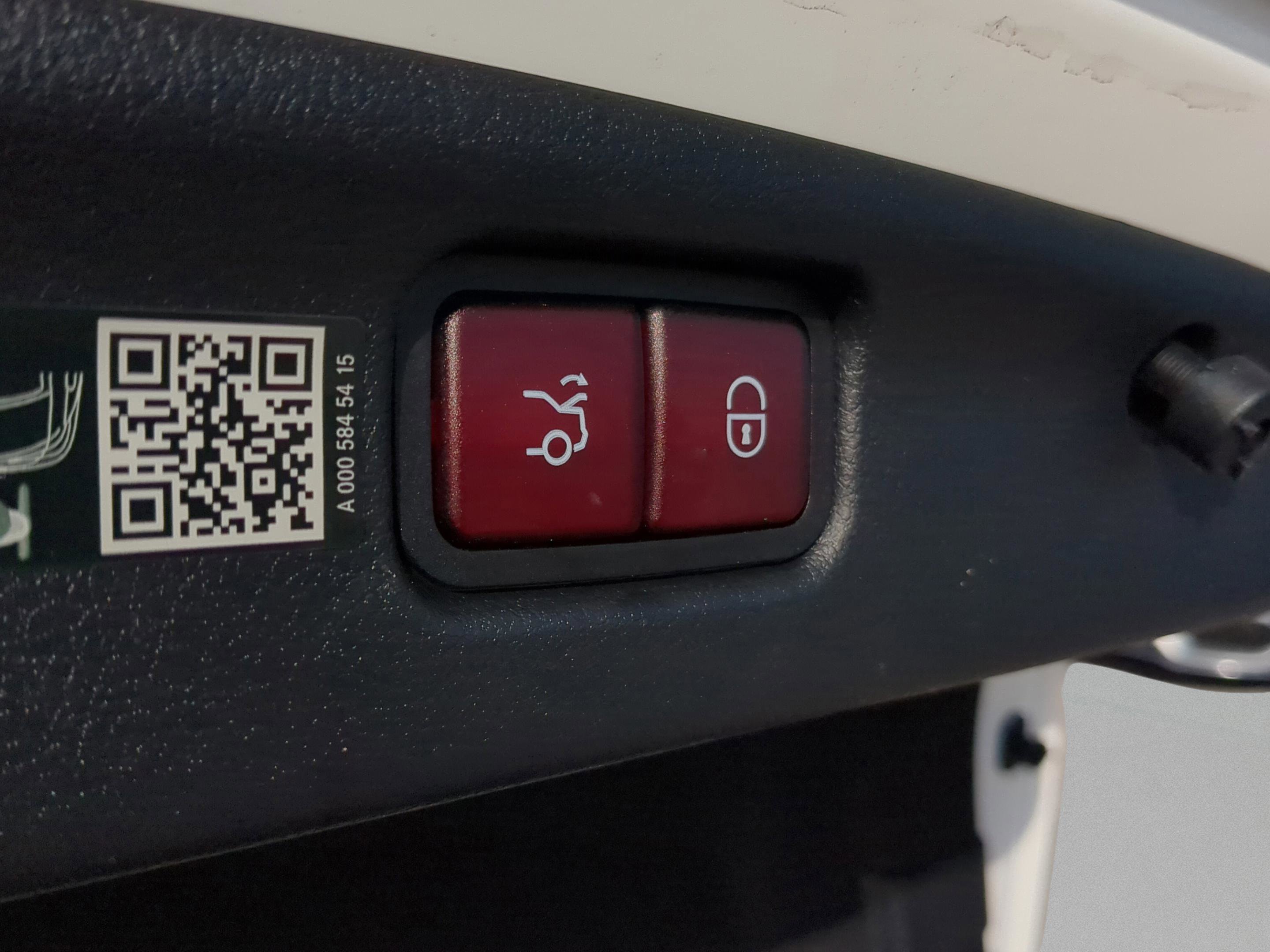 Certified 2025 Mercedes-Benz C 300 4MATIC Sedan image 6