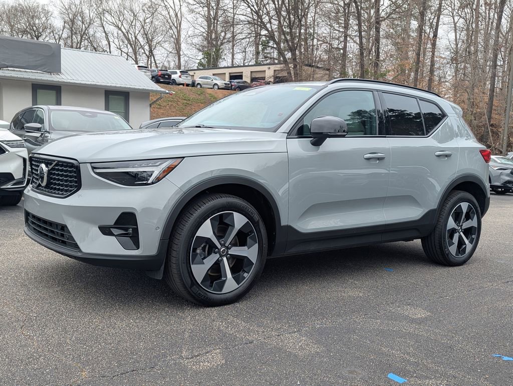 Certified 2026 Volvo XC40 B5 Plus w/ Protection Package Premier AWD/4WD image 2