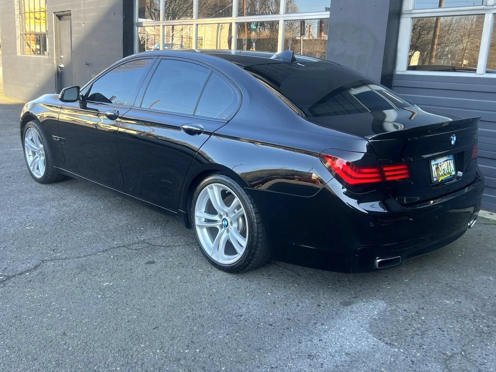 Used 2015 BMW 740i RWD image 3