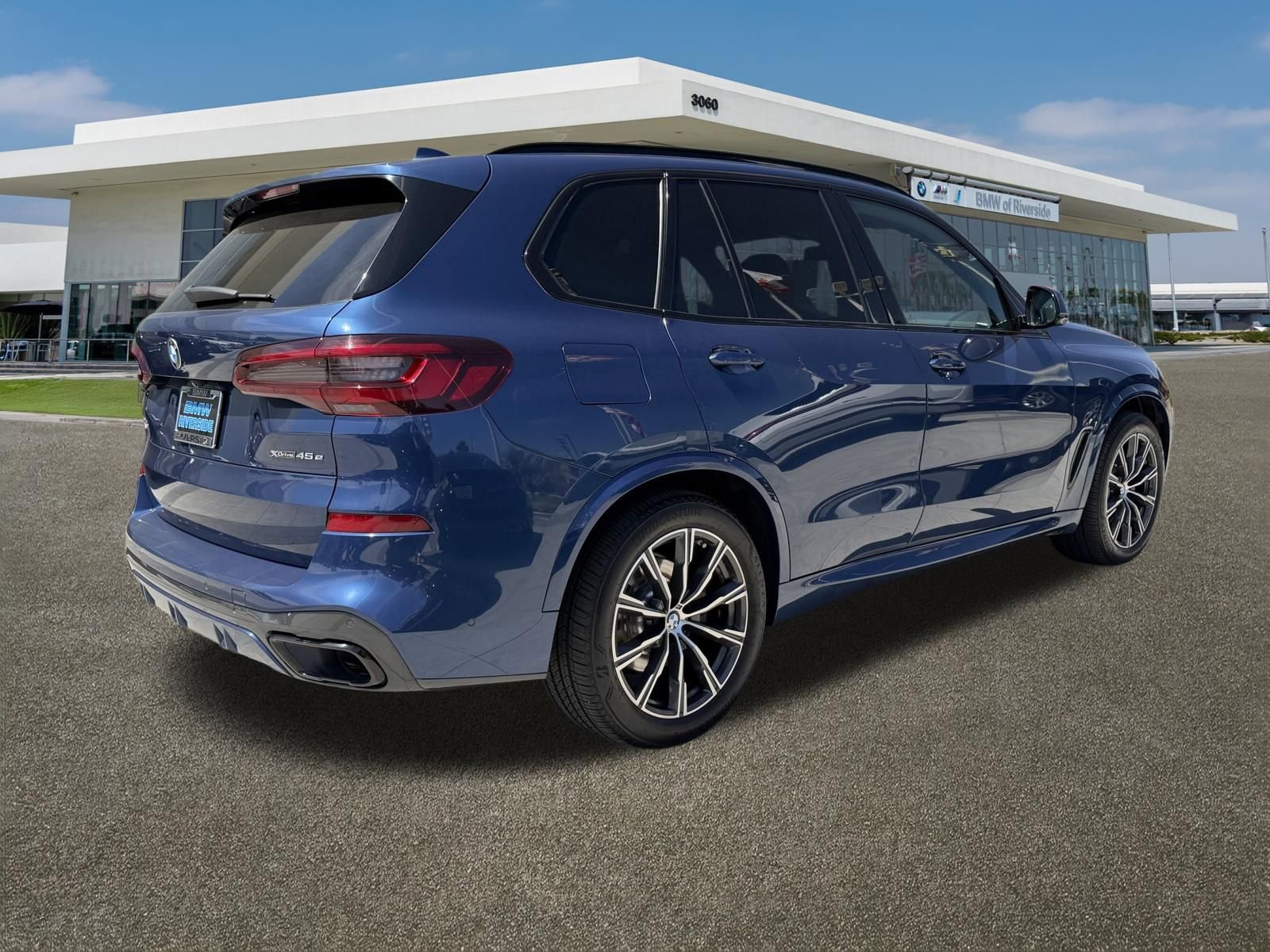 Certified 2021 BMW X5 xDrive45e w/ M Sport Package AWD/4WD image 11