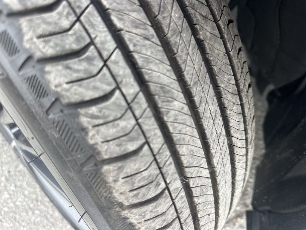 Used 2025 Toyota Prius XLE image 31