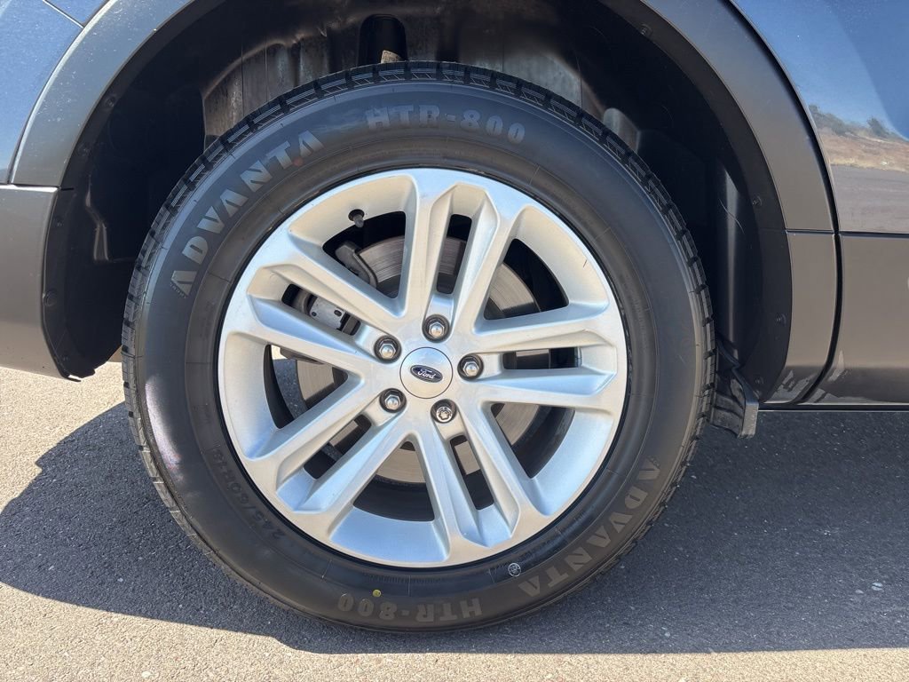 Used 2017 Ford Explorer XLT w/ Equipment Group 202A FWD image 37