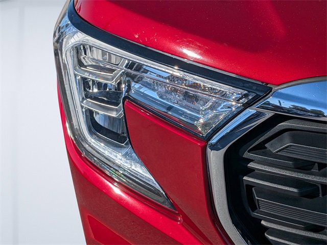 Used 2023 GMC Terrain SLE w/ Driver Convenience Package image 9