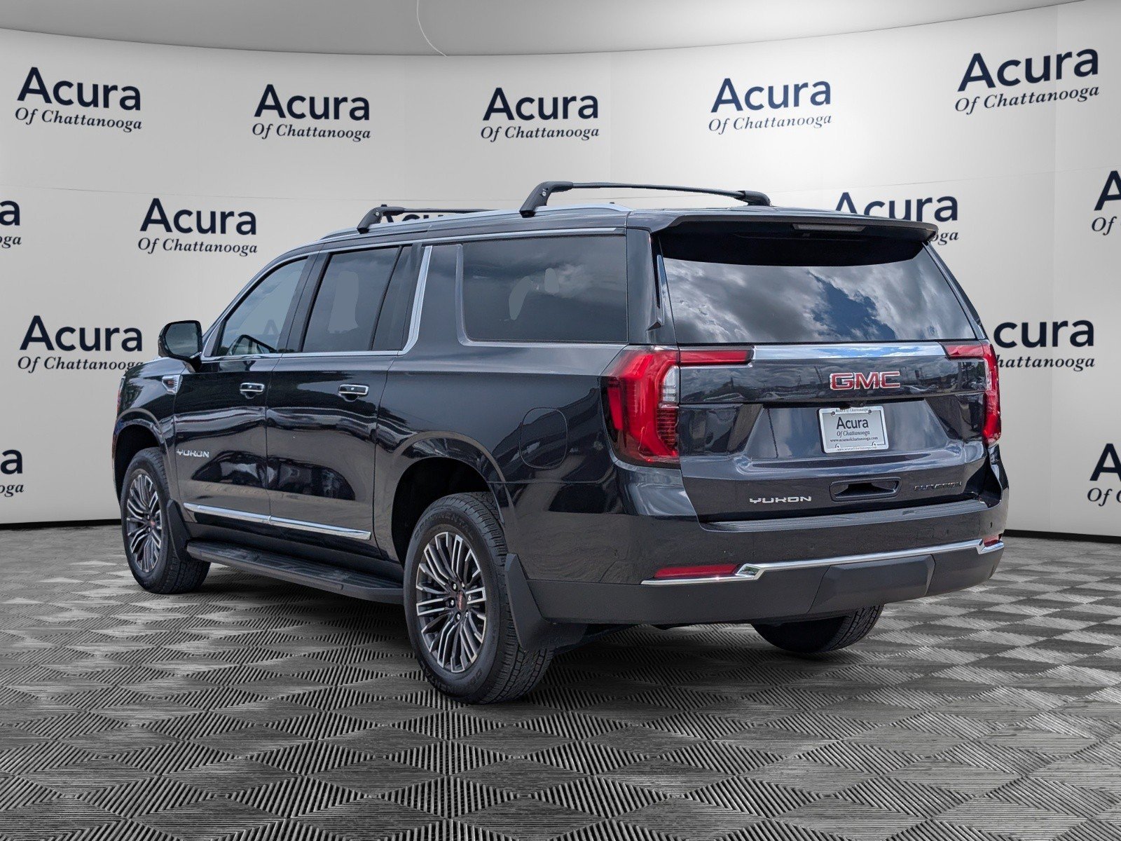 Used 2025 GMC Yukon XL Elevation w/ LPO, Illumination Package AWD/4WD image 5