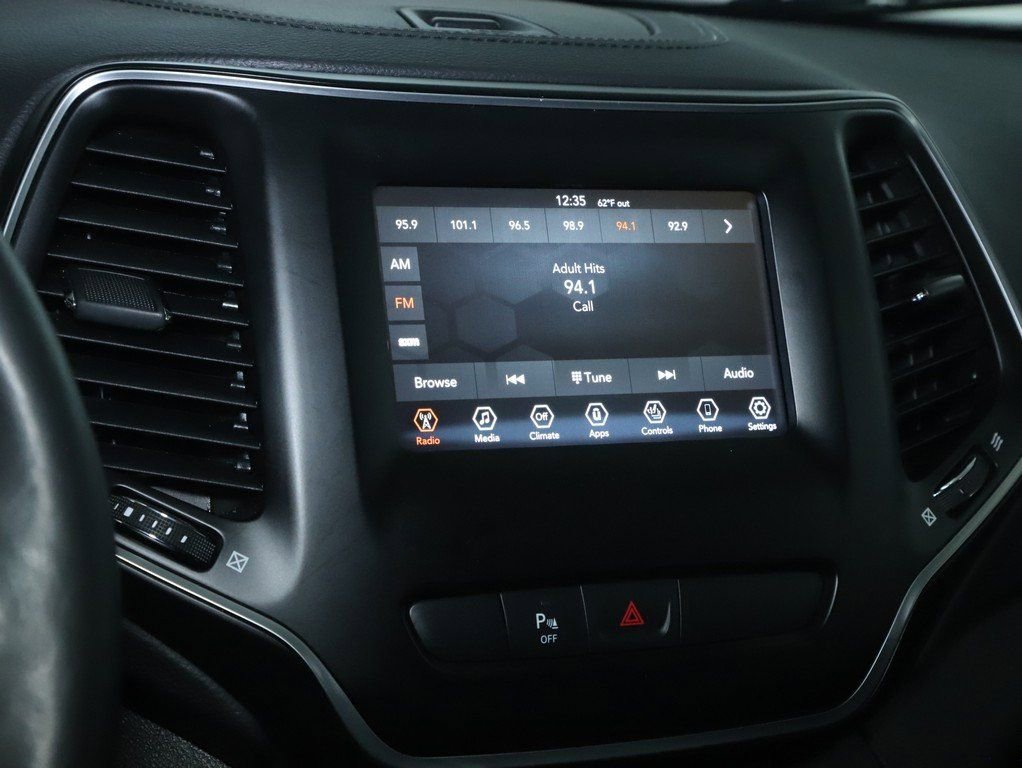 Used 2019 Jeep Cherokee Latitude Plus image 26