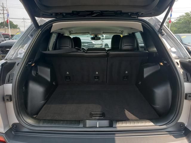 Used 2019 Jeep Cherokee Limited w/ Trailer Tow Group AWD/4WD image 6