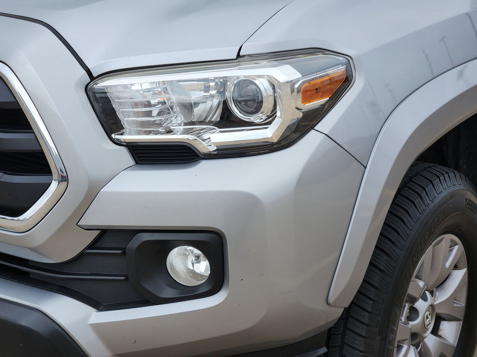 Used 2018 Toyota Tacoma SR5 image 11