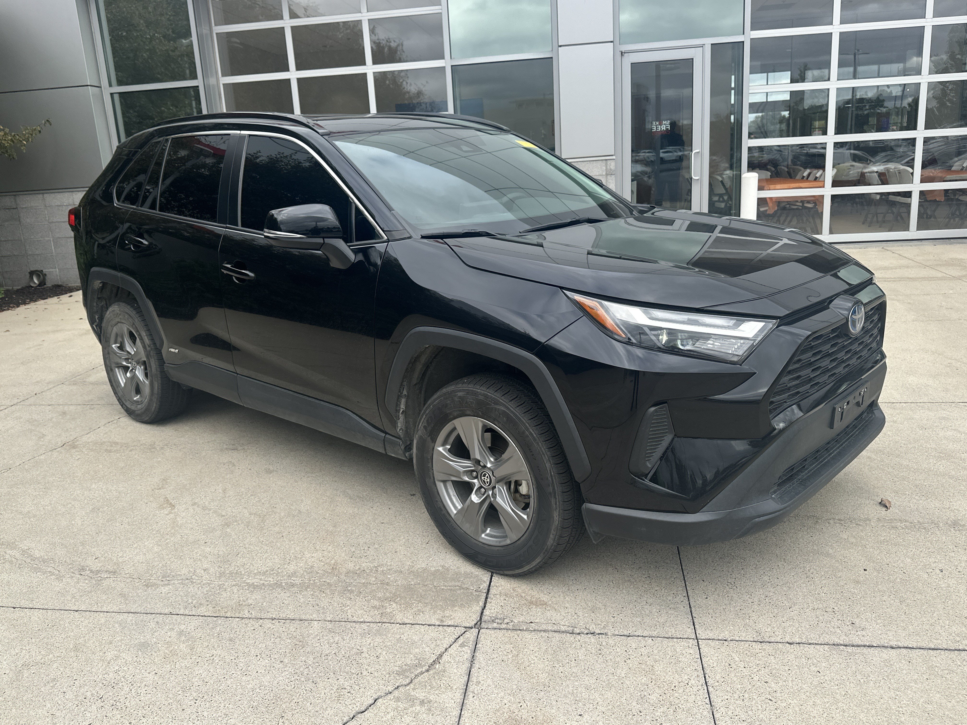 Used 2024 Toyota RAV4 XLE w/ Convenience Package AWD/4WD image 2