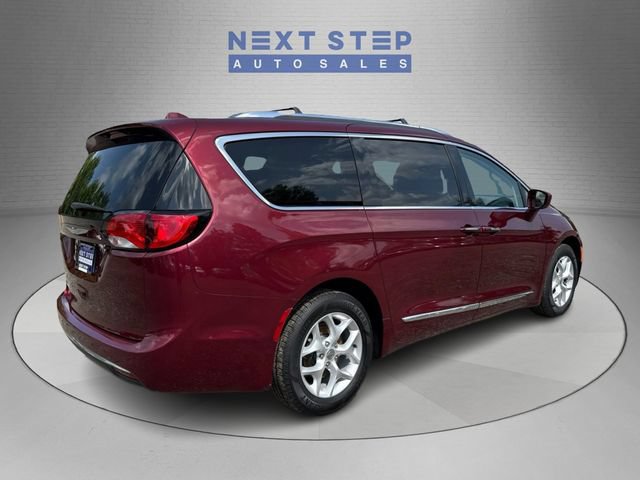 Used 2017 Chrysler Pacifica Touring-L Plus FWD image 8