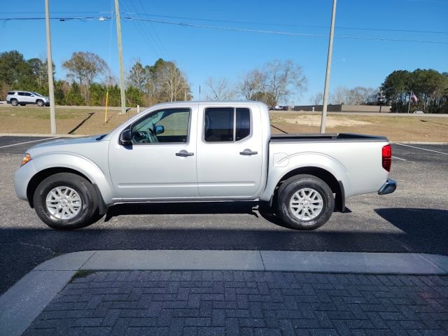 Used 2021 Nissan Frontier SV image 2