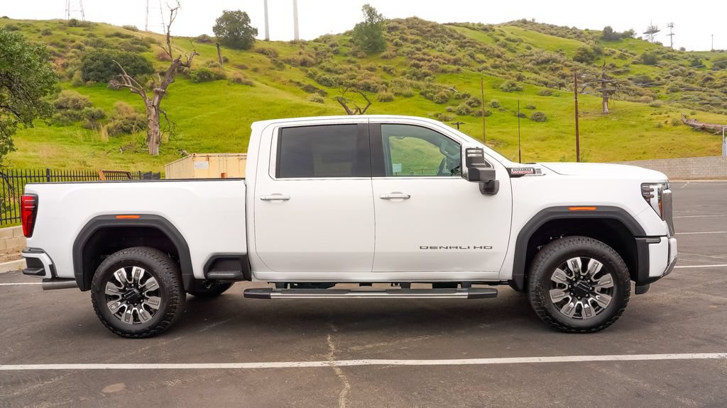 New 2026 GMC Sierra 2500 Denali w/ Denali Reserve Package AWD/4WD image 7