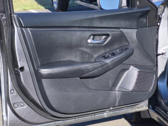 Used 2024 Nissan Sentra SV FWD image 19