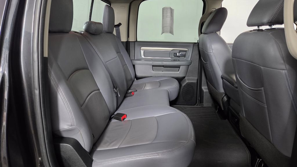 Used 2018 RAM 1500 Classic SLT AWD/4WD image 26