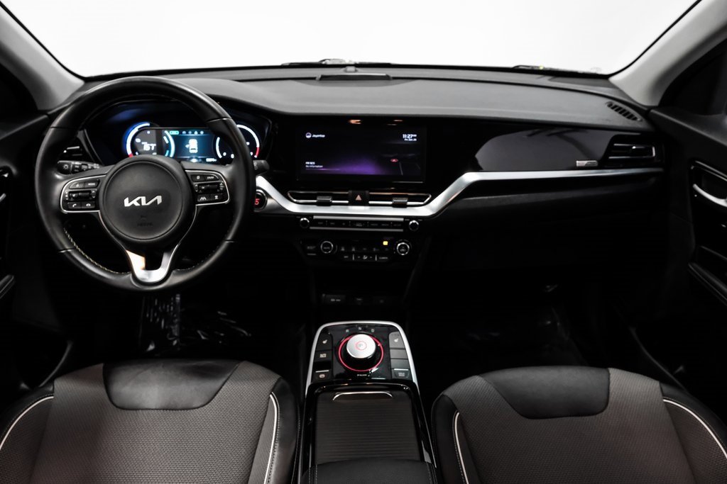 Used 2022 Kia Niro EX image 16
