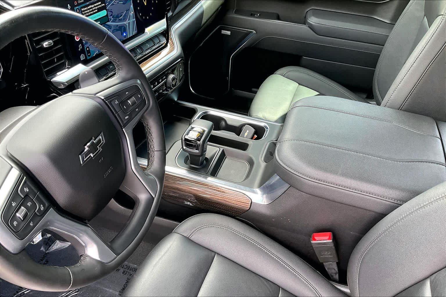 Used 2025 Chevrolet Silverado 1500 LT Trail Boss w/ Convenience Package II AWD/4WD image 17
