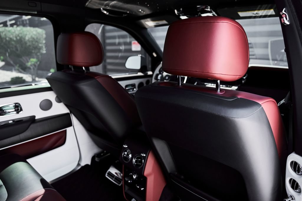 Used 2026 Rolls-Royce Cullinan AWD/4WD image 44