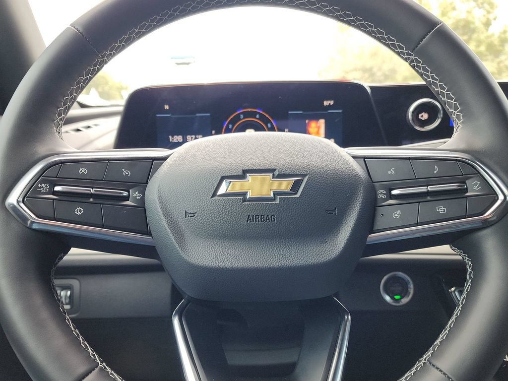 Used 2025 Chevrolet Traverse LT FWD image 14