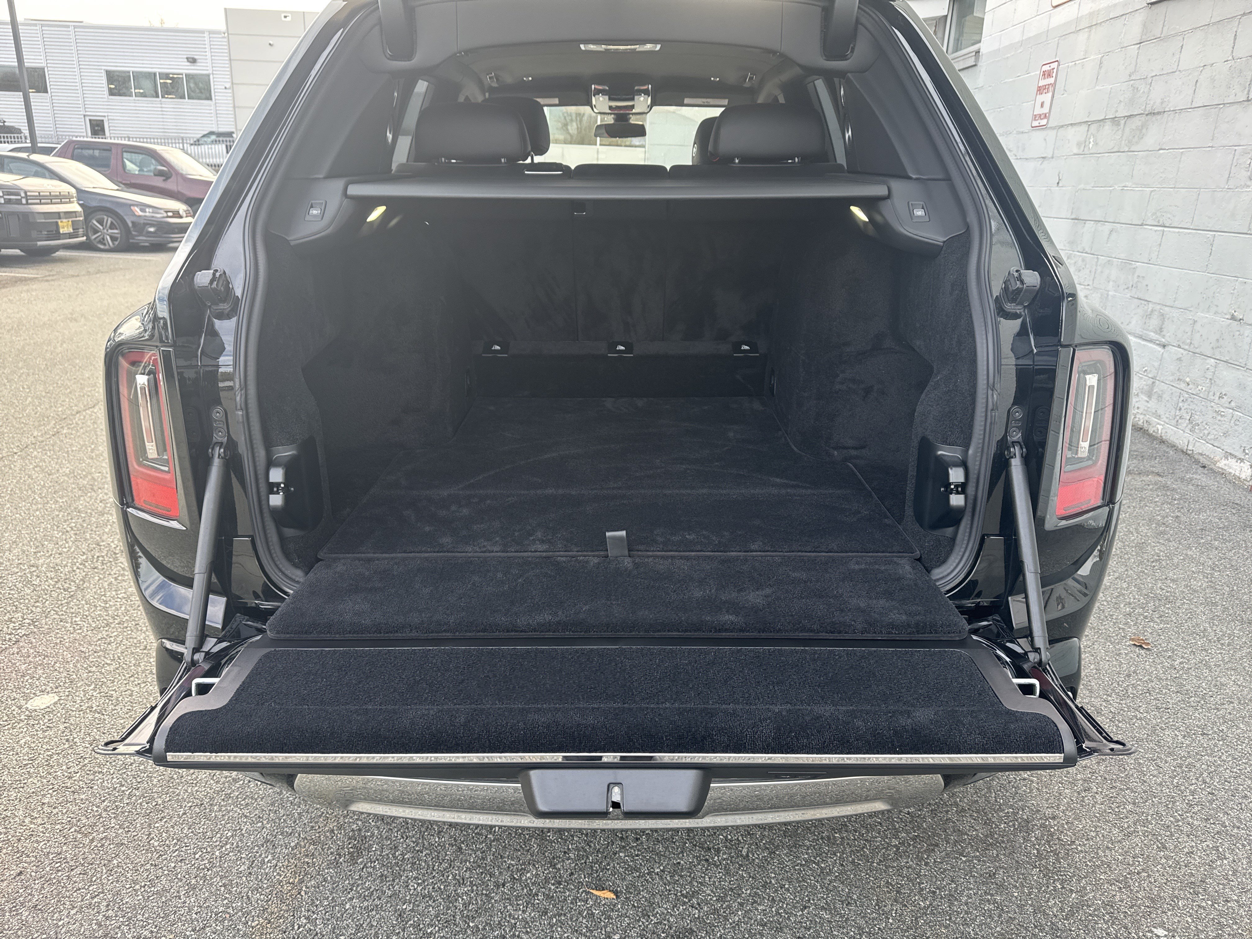 Certified 2025 Rolls-Royce Cullinan AWD/4WD image 28