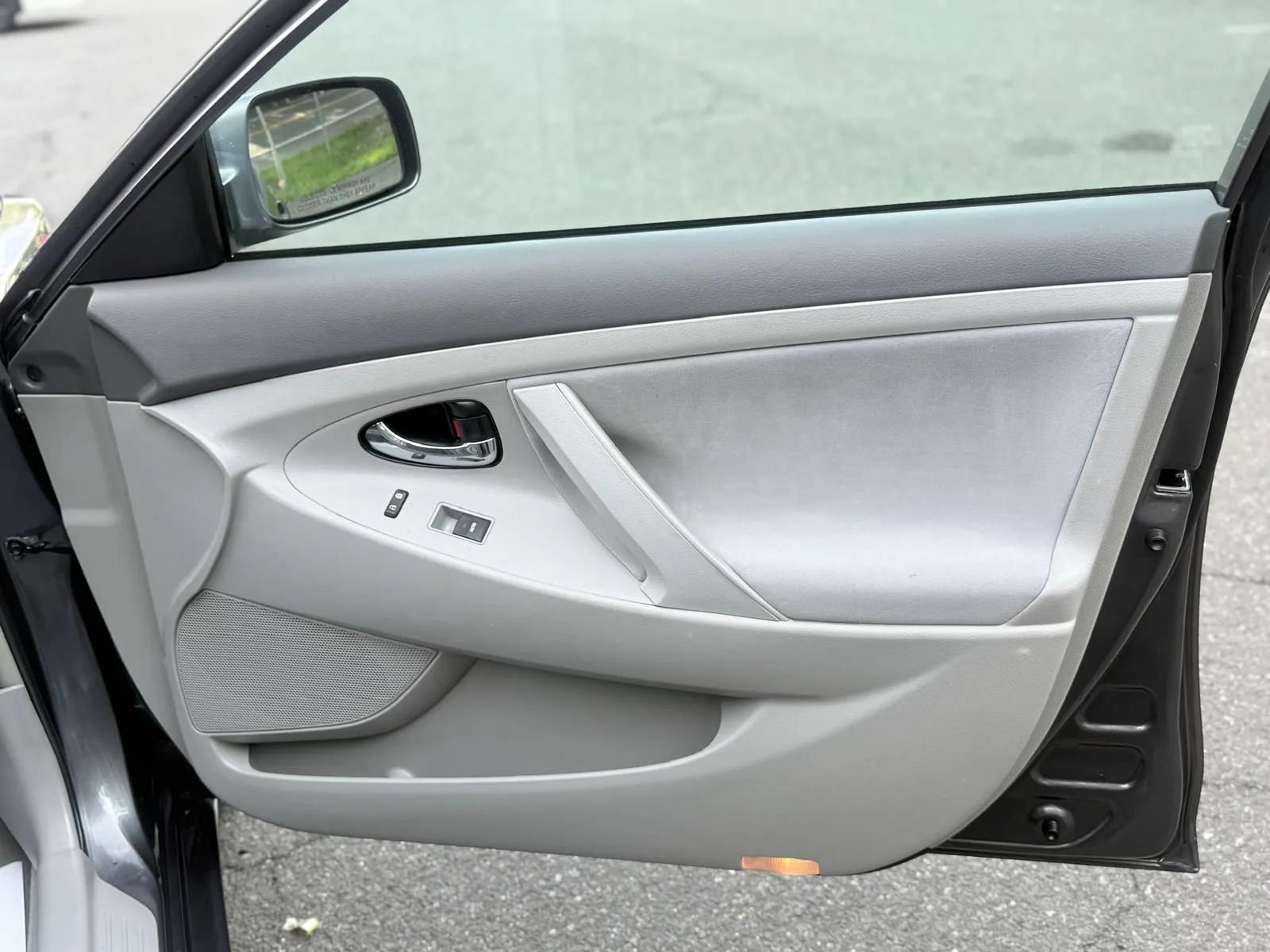 Used 2011 Toyota Camry LE w/ LE Extra-Value Pkg FWD image 19