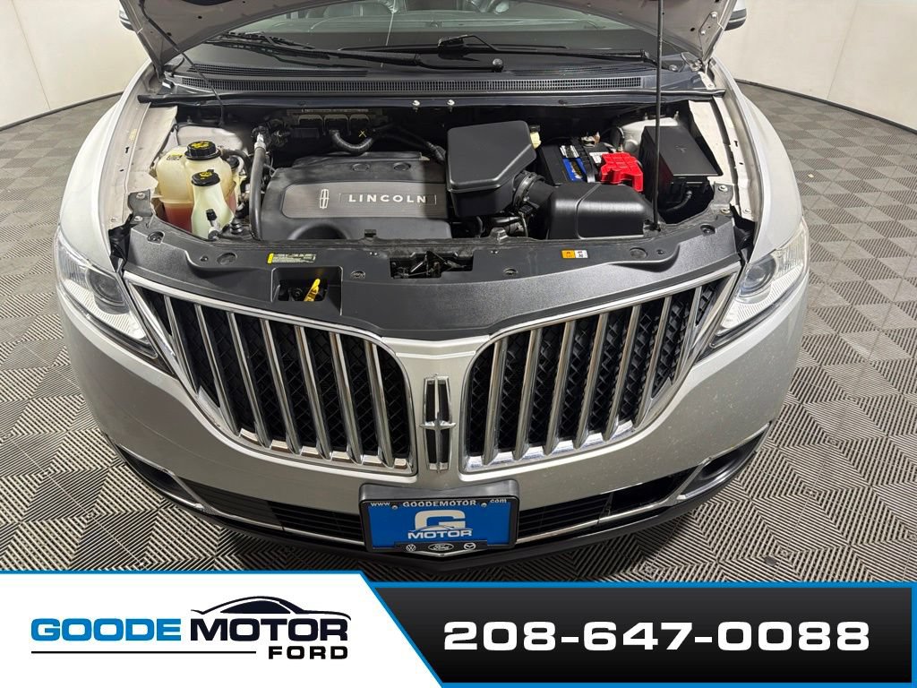 Used 2013 Lincoln MKX AWD image 25