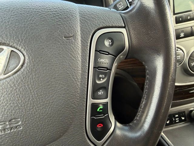 Used 2011 Hyundai Santa Fe SE image 16