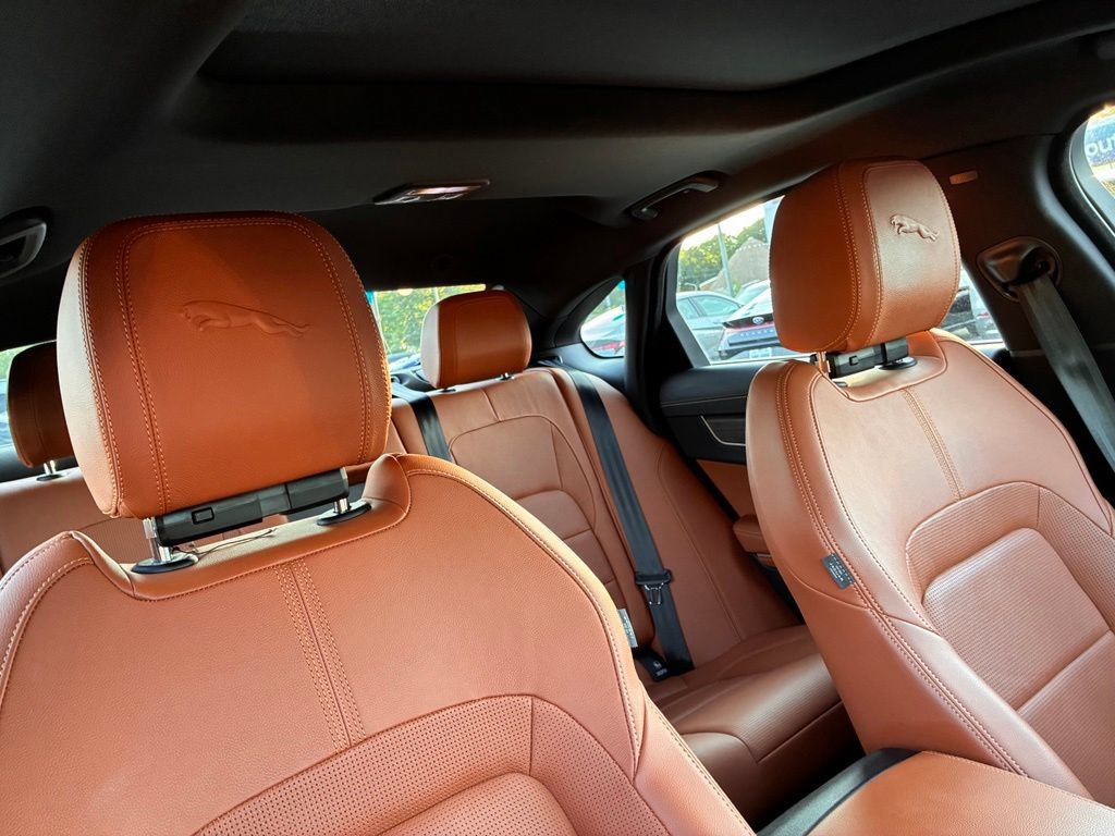 Used 2022 Jaguar XF R-Dynamic SE AWD/4WD image 21