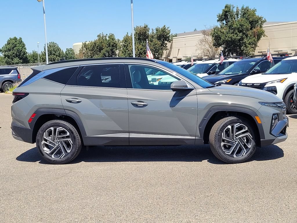 New 2025 Hyundai Tucson Limited AWD/4WD image 3
