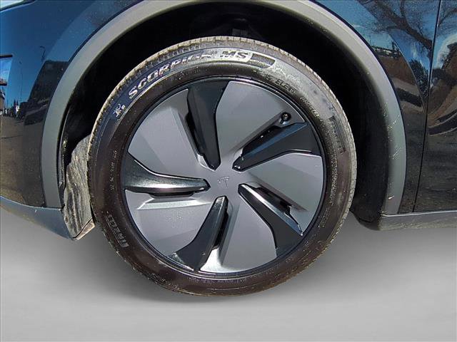 Used 2026 Tesla Model Y AWD image 24