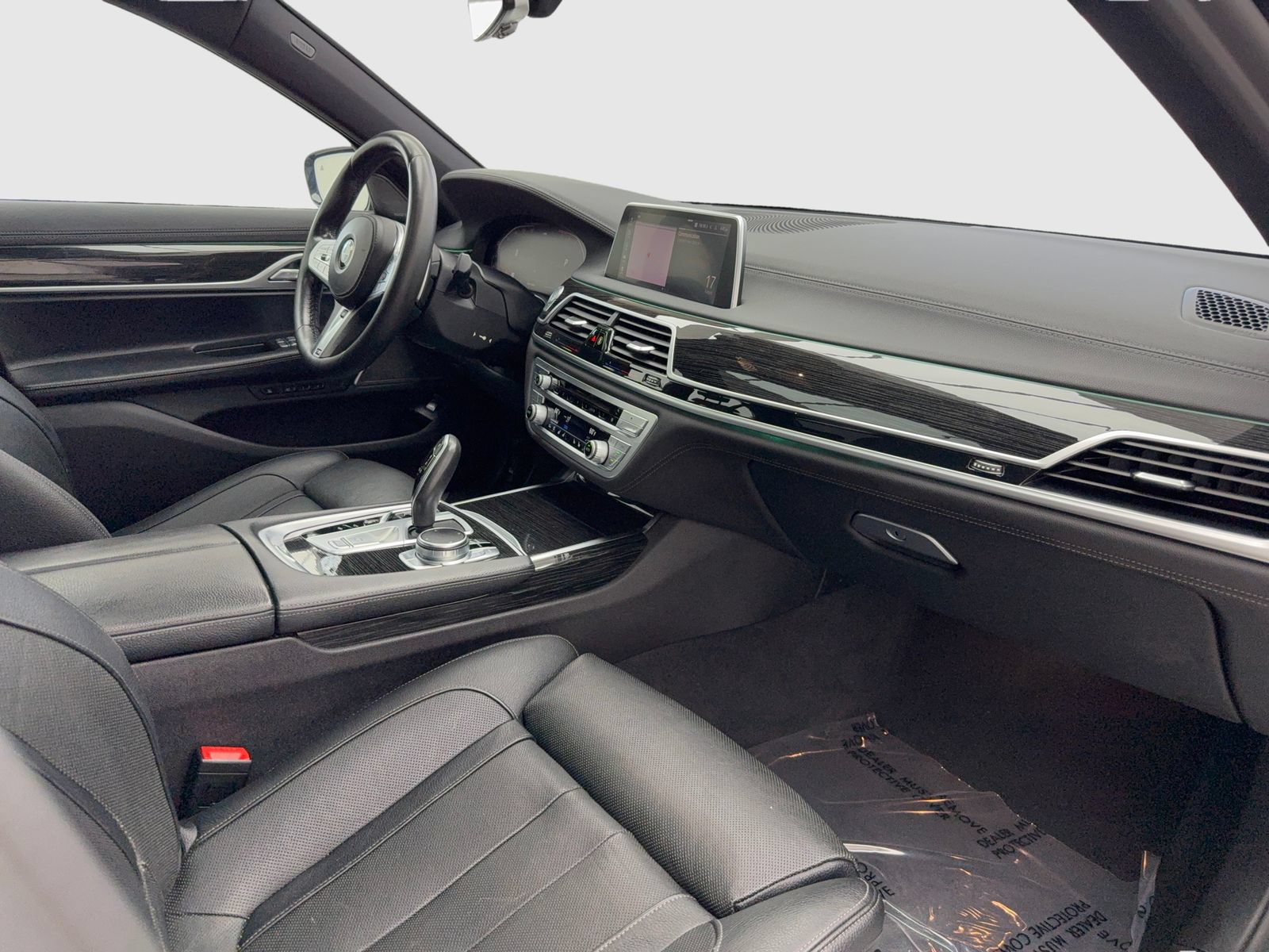 Used 2020 BMW 740i xDrive w/ M Sport Package AWD/4WD image 41