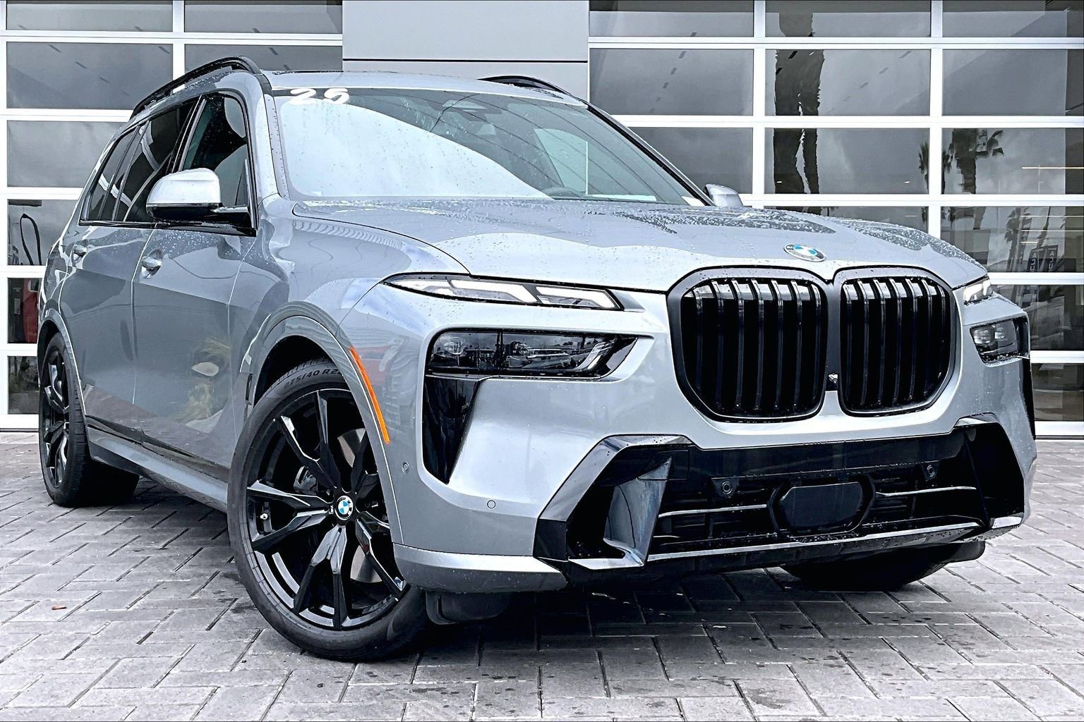 Used 2025 BMW X7 xDrive40i w/ M Sport Package image 3